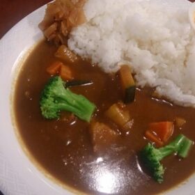 カレー、つくば、マジェンタ